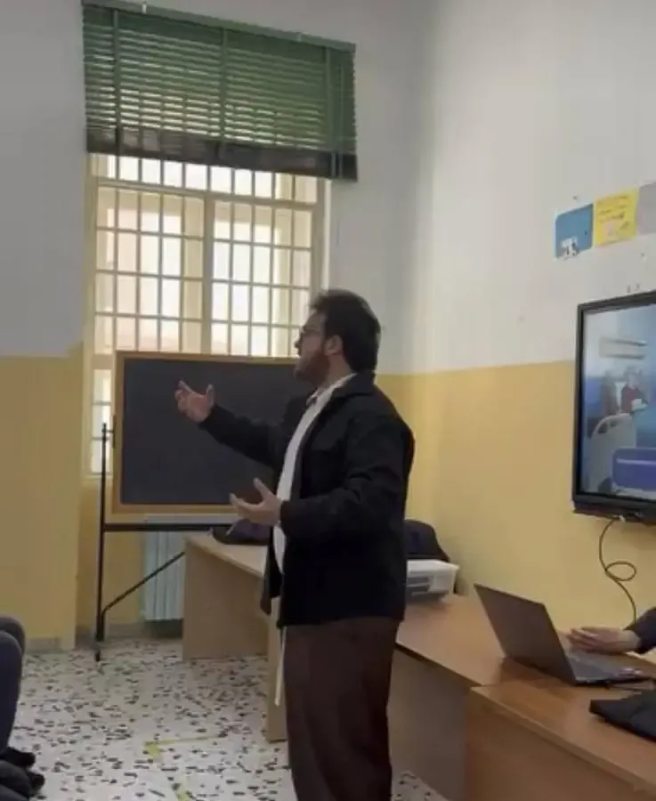 Incontro di divulgazione scientifica in una scuola